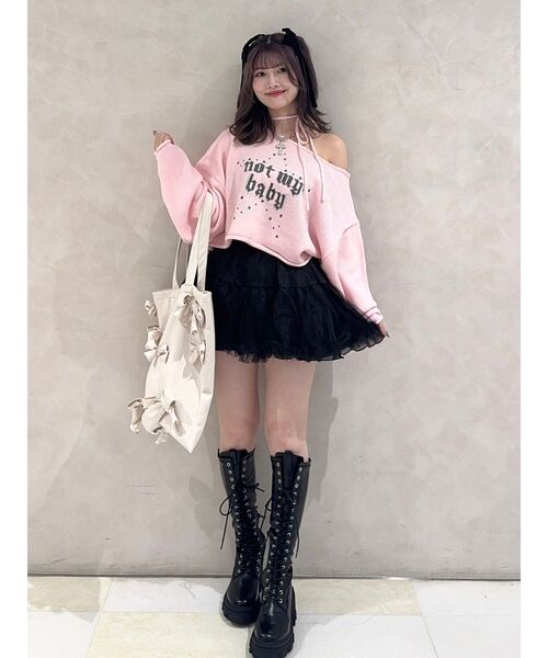 jouetie(ジュエティ)の「ワンショルスタッズショートニット(ニット/セーター・レディース・アイボリー/ブラック/ピンク・MEDIUM)」の5枚目の写真