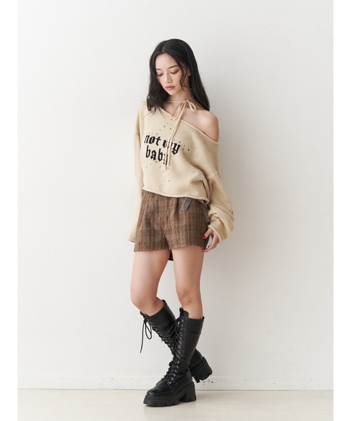 jouetie(ジュエティ)の「ワンショルスタッズショートニット(ニット/セーター・レディース・アイボリー/ブラック/ピンク・MEDIUM)」の5枚目の写真