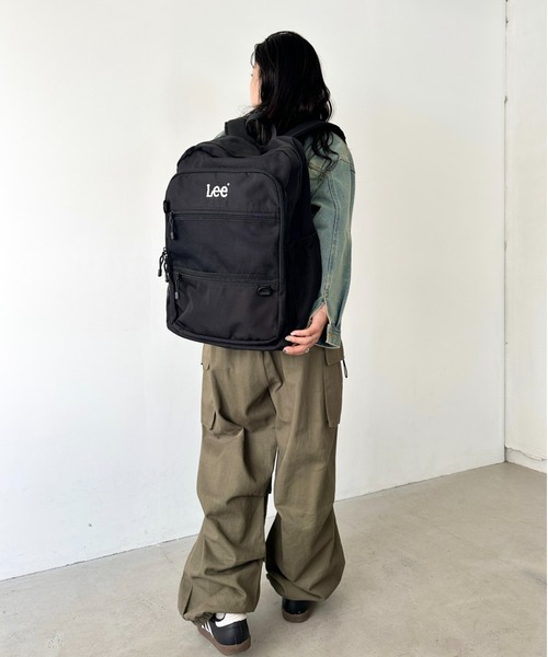 Lee(リー)の「Lee/リー 撥水 フロントポケットリュック/デイパック/ロゴ刺繍/大容量 約34リットル(バックパック/リュック・レディース・ブラック・FREE)」の5枚目の写真