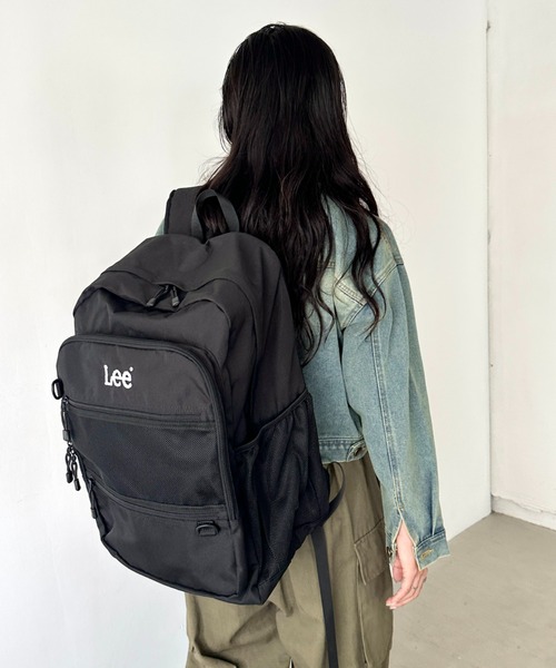 Lee(リー)の「Lee/リー 撥水 フロントポケットリュック/デイパック/ロゴ刺繍/大容量 約34リットル(バックパック/リュック・レディース・ブラック・FREE)」の3枚目の写真