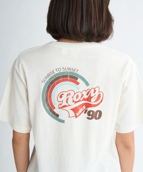 ROXY(ロキシー)の「RETRO RAINBOW TEE /ロキシーバックプリント半袖Tシャツ(Tシャツ/カットソー・レディース・ピンク/ホワイト・MEDIUM/LARGE/X-LARGE)」の4枚目の写真