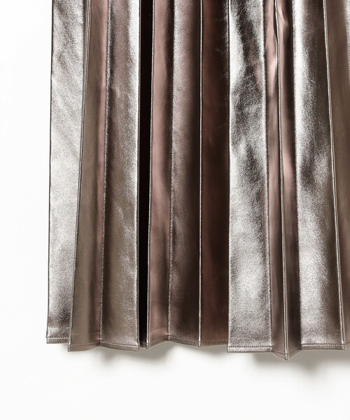 Ray BEAMS（レイビームス）の「メタリックプリーツスカート（スカート・レディース・ブラック/シルバー・1/0）」の13枚目の写真