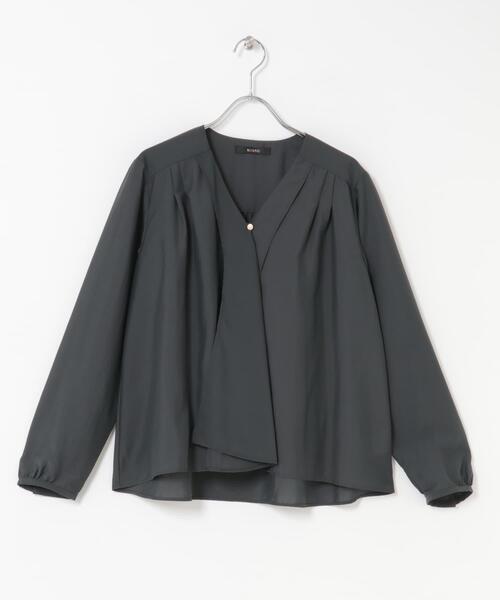 URBAN RESEARCH ROSSO WOMEN（アーバンリサーチ　ロッソ）の「ウォッシャブルVネックフレアブラウス（シャツ/ブラウス・レディース・チャコールグレー/オフホワイト・FREE）」の12枚目の写真