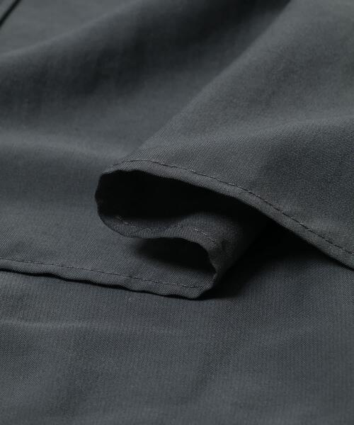 URBAN RESEARCH ROSSO WOMEN（アーバンリサーチ　ロッソ）の「ウォッシャブルVネックフレアブラウス（シャツ/ブラウス・レディース・チャコールグレー/オフホワイト・FREE）」の15枚目の写真