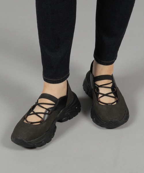 studio CLIP(スタディオクリップ)の「【軽らく】クロスコードスニーカー(スニーカー・レディース・オフホワイト/ブラック・LARGE/MEDIUM)」の3枚目の写真