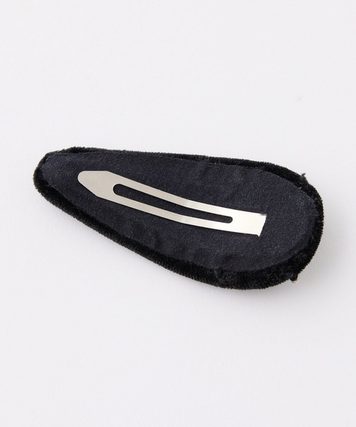 one after another NICE CLAUP（ワンアフターアナザーナイスクラップ）の「【Latini】ロゴストーン　ベロアパッチンピン（ヘアピン・レディース・ブラック・FREE）」の2枚目の写真