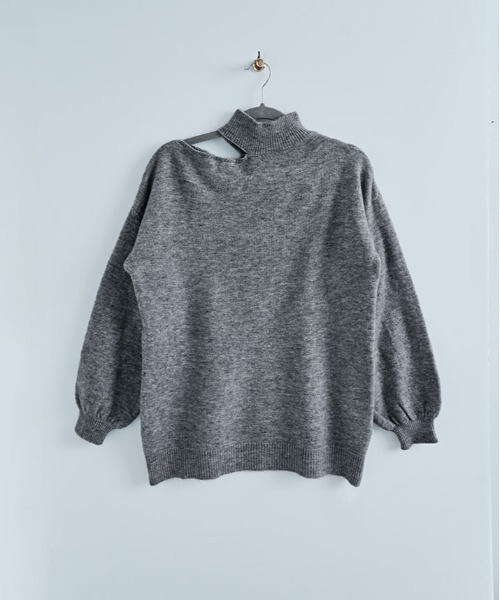 kirakiraShop(キラキラショップ)の「さりげない肌見せで、大人の抜け感を。ワンオフショルダー カットアウト ニット(ニット/セーター・レディース・ブラック/ホワイト/グレー・FREE)」の14枚目の写真