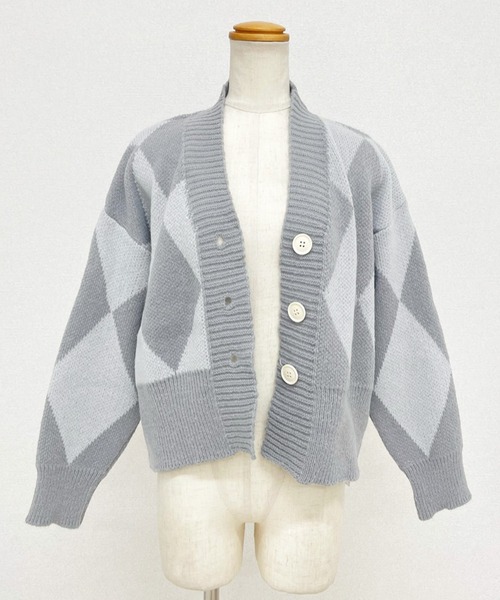 DAY CLOSET（デイ クローゼット）の「【ドラマ衣装提供/小顔見せVネック】長袖ショート丈ダイヤ柄ニットカーディガン レディース（カーディガン/ボレロ・レディース・グレー/ブラウン/グリーン・FREE）」の6枚目の写真