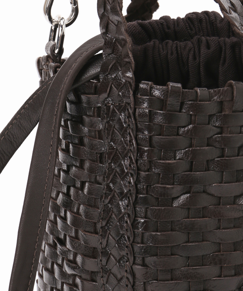 FRAMeWORK（フレームワーク）の「THE BAGMATI/ ザバグマティ 別注SHOULDER付きleather編みバッグ（ハンドバッグ・レディース・ブラウン/ブラック・FREE）」の21枚目の写真
