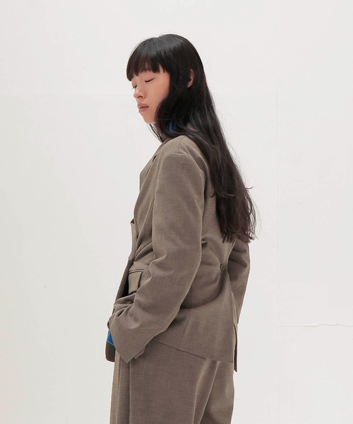 DRESSLAVE(ドレスレイブ)の「playful asymmetric blazer(変形アシンメトリージャケット)(テーラードジャケット・レディース・ライトブラウン/ブラック・38)」の4枚目の写真