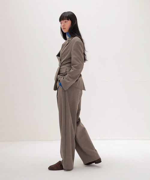 DRESSLAVE(ドレスレイブ)の「playful asymmetric blazer(変形アシンメトリージャケット)(テーラードジャケット・レディース・ライトブラウン/ブラック・38)」の20枚目の写真