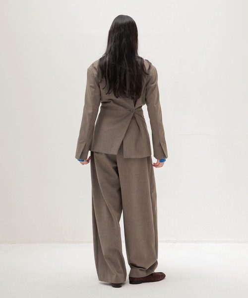 DRESSLAVE(ドレスレイブ)の「playful asymmetric blazer(変形アシンメトリージャケット)(テーラードジャケット・レディース・ライトブラウン/ブラック・38)」の21枚目の写真