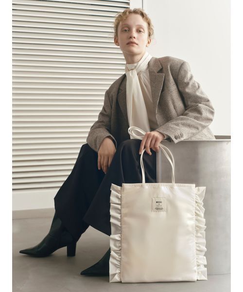 FRAY I.D（フレイアイディー）の「【LeSportsac× FRAY I.D】RF VERTICAL CITY TOTE（ハンドバッグ・レディース・アイボリー・F）」の2枚目の写真