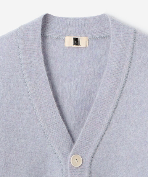 UNFIL（アンフィル）の「UNFIL | スーパーキッドモヘア Vネックカーディガン WOMEN（ニット/セーター・レディース・ブラック/ライトブルー・1）」の5枚目の写真