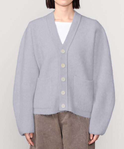 UNFIL（アンフィル）の「UNFIL | スーパーキッドモヘア Vネックカーディガン WOMEN（ニット/セーター・レディース・ブラック/ライトブルー・1）」の10枚目の写真