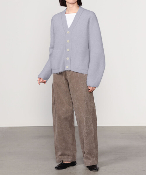 UNFIL（アンフィル）の「UNFIL | スーパーキッドモヘア Vネックカーディガン WOMEN（ニット/セーター・レディース・ブラック/ライトブルー・1）」の13枚目の写真