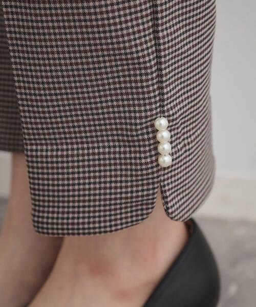 couture brooch（クチュールブローチ）の「【通勤・美脚見え・あったか】裏起毛パール調スカラ裾デザインパンツ（その他パンツ・レディース・ブラック/ベージュ系その他5・36/38/40/42）」の3枚目の写真