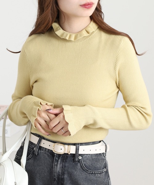 Ree&Mee(リーアンドミー)の「Ree&Mee 洗濯機で洗える ふんわり やさしい着心地 ミルキーニット バルーン袖 フリル ネック リブ ニット(ニット/セーター・レディース・イエロー/レッド/ブラック/オフホワイト/ベージュ・M/L)」の4枚目の写真