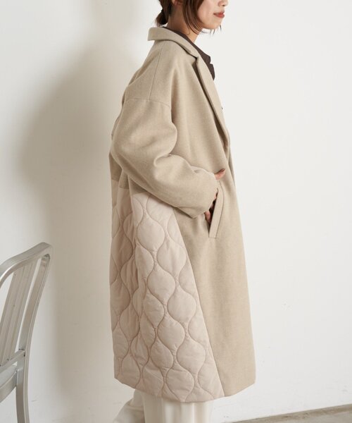 Jena espace merveilleux(ジェナ エスパスメルヴェイユ)の「【体系カバー/スタイルアップ】キルティング切替ロングコート(その他アウター・レディース・ベージュ/ネイビー・FREE)」の12枚目の写真