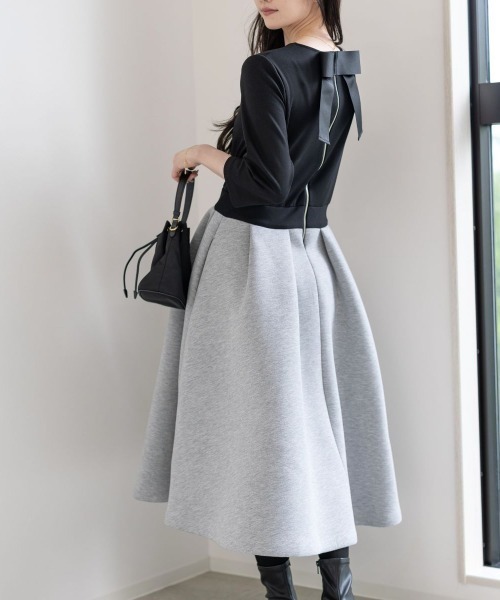 Neige(ネージュ)の「バックリボンワンピース(ワンピース・レディース・グレー/ブラック/ピンク・ONESIZE/ONE SIZE)」の3枚目の写真