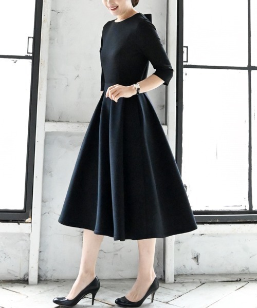 Neige(ネージュ)の「バックリボンワンピース(ワンピース・レディース・グレー/ブラック/ピンク・ONESIZE/ONE SIZE)」の4枚目の写真