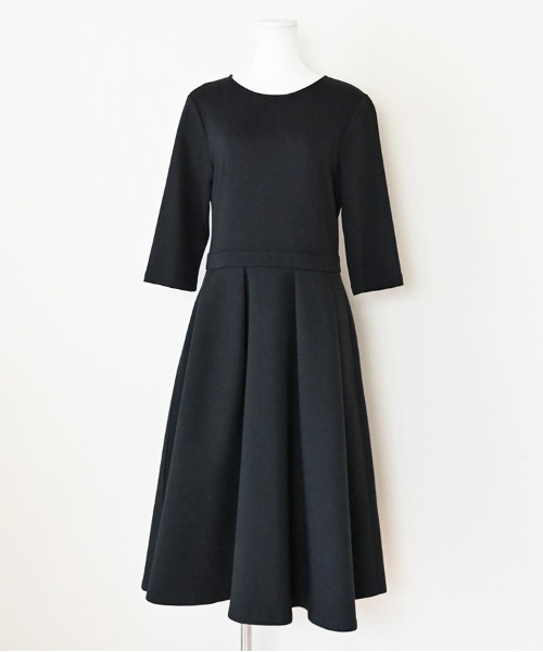 Neige(ネージュ)の「バックリボンワンピース(ワンピース・レディース・グレー/ブラック/ピンク・ONESIZE/ONE SIZE)」の9枚目の写真