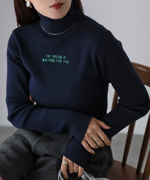 Riberry（リベリー）の「胸刺繍ロゴリブタートルニット（ニット/セーター・レディース・ブラック/チャコールグレー/ネイビー/レッド/グリーン/イエロー・FREE）」の4枚目の写真