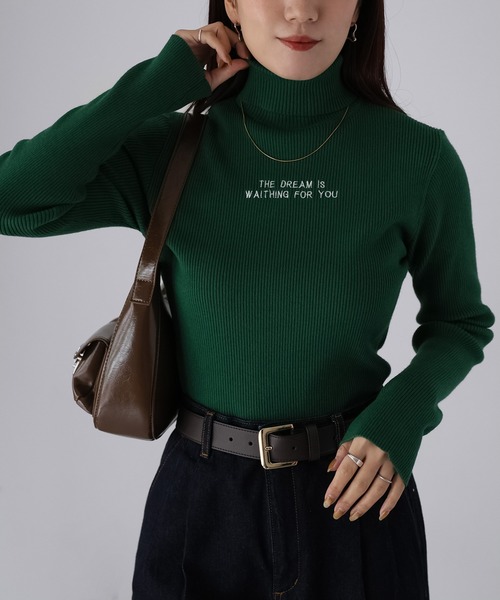 Riberry（リベリー）の「胸刺繍ロゴリブタートルニット（ニット/セーター・レディース・ブラック/チャコールグレー/ネイビー/レッド/グリーン/イエロー・FREE）」の3枚目の写真