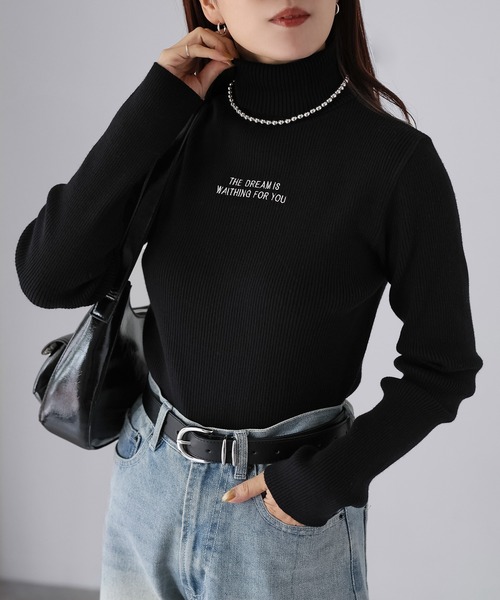 Riberry（リベリー）の「胸刺繍ロゴリブタートルニット（ニット/セーター・レディース・ブラック/チャコールグレー/ネイビー/レッド/グリーン/イエロー・FREE）」の2枚目の写真