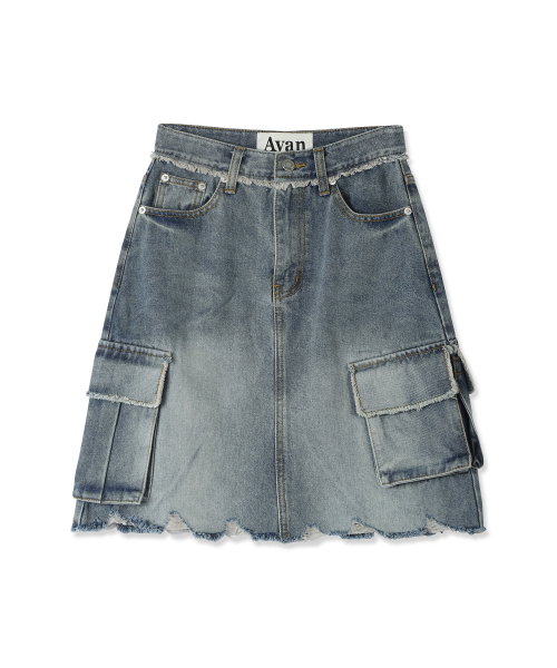 AVANDRESS（アバンドレス ）の「Harper Tassel Denim Short Skirt - 2COL（スカート・レディース・ブルー/ブラウン・SMALL/MEDIUM/LARGE）」の4枚目の写真