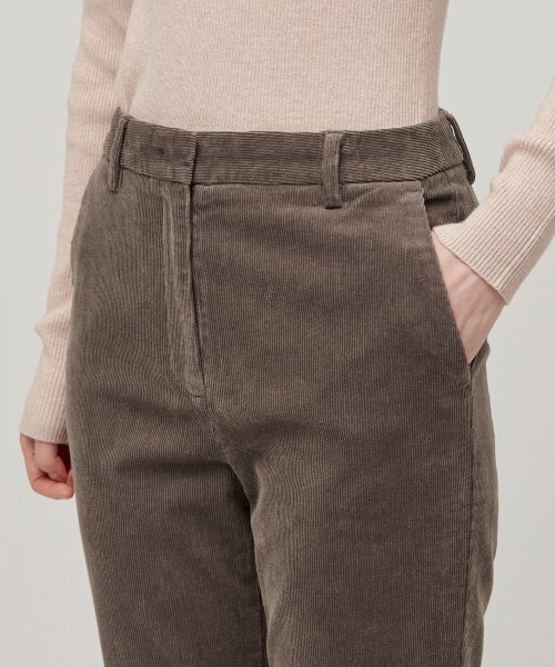 MUSINSA STANDARD WOMAN（ムシンサスタンダードウーマン）の「ウィメンズブーツカットコーデュロイパンツ[カーキブラウン]（その他パンツ・レディース・その他・30/24/25/26/27/28/29）」の4枚目の写真