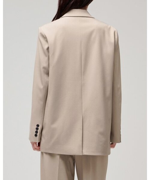 MUSINSA STANDARD WOMAN(ムシンサスタンダードウーマン)の「レディース特大ブレザー【ベージュ】(テーラードジャケット・レディース・その他・SMALL/MEDIUM/LARGE/X-SMALL)」の3枚目の写真