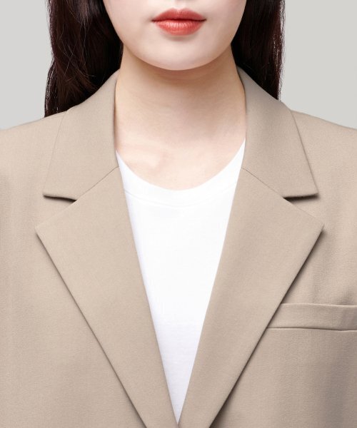 MUSINSA STANDARD WOMAN(ムシンサスタンダードウーマン)の「レディース特大ブレザー【ベージュ】(テーラードジャケット・レディース・その他・SMALL/MEDIUM/LARGE/X-SMALL)」の4枚目の写真