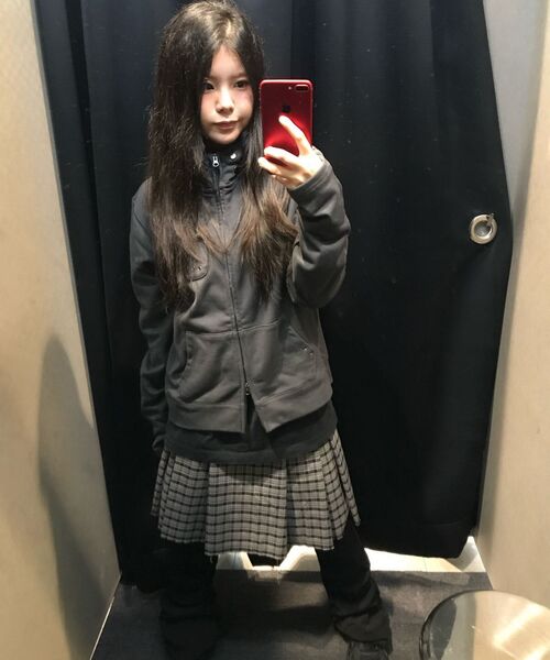 THECOLDESTMOMENT（ザコールデストモーメント）の「TCM easy pocket hooded zip-up (charcoal)（パーカー・レディース・その他・SMALL/MEDIUM）」の6枚目の写真