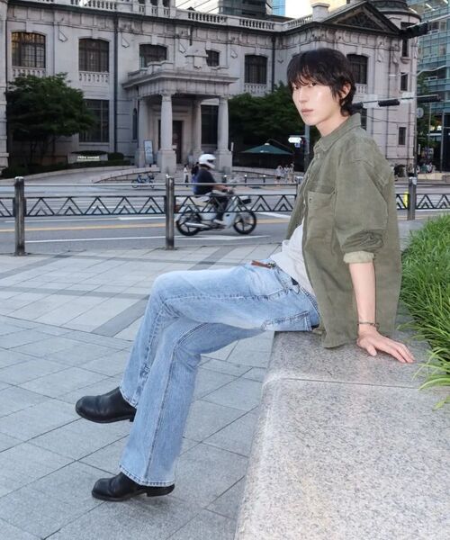 WESLEYHYUSTON（ウェズリーユーストン）の「Sleek zipper detail boots cut denim pants mid blue（デニムパンツ・メンズ・その他・SMALL/MEDIUM/LARGE）」の11枚目の写真