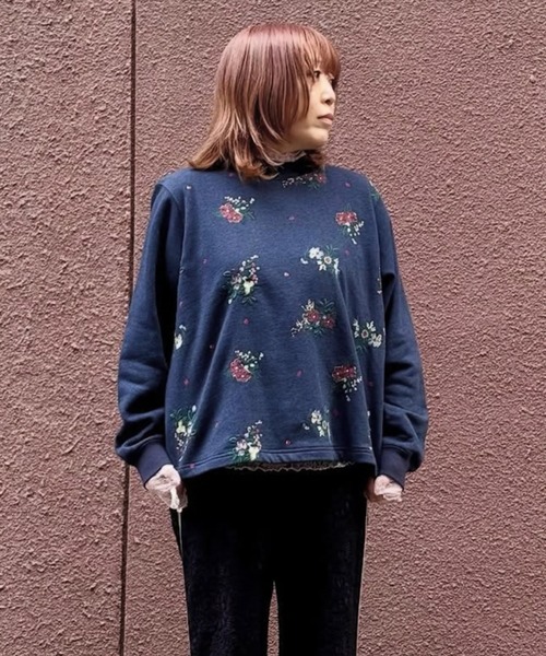 SUPER HAKKA(スーパーハッカ)の「裏毛裏起毛ドット&フラワー刺繍プルオーバー(Tシャツ/カットソー・レディース・杢グレー/ネイビー・FREE)」の1枚目の写真