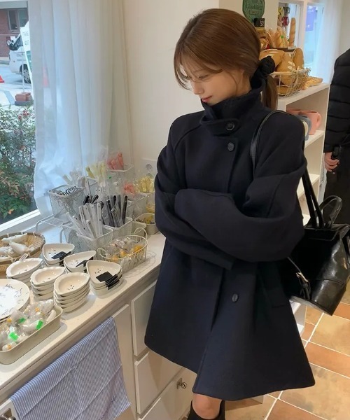 FAVORITO(ファヴォリート)の「スタンドカラーシングルブレストメルトンジャケット(ステンカラーコート・レディース・ネイビー/ブラック・F)」の4枚目の写真