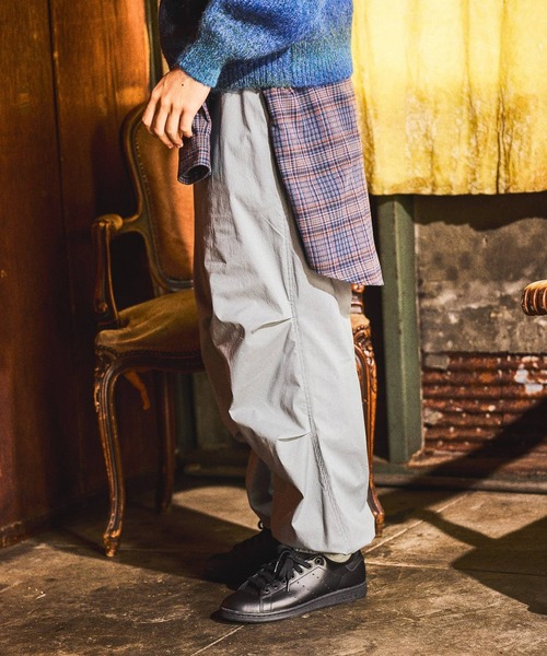 niko and...(ニコアンド)の「トレーニングオーバーパンツ(その他パンツ・メンズ・ブラック/ライトグレー/ベージュ・LARGE/MEDIUM)」の17枚目の写真