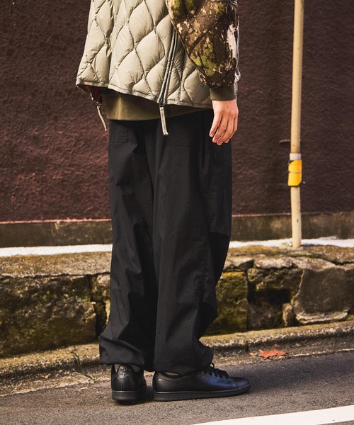 niko and...(ニコアンド)の「トレーニングオーバーパンツ(その他パンツ・メンズ・ブラック/ライトグレー/ベージュ・LARGE/MEDIUM)」の9枚目の写真