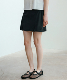 LOEIL（ロエイユ）の「刺繍スリットミニスカート - ブラック（スカート）」