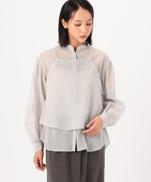 Gabardine K.T(ギャバジンケーティー)の「〔 +サイズ 〕 【ツインセット】コットン和紙シアー平織り シアージレ×ブラウス(シャツ/ブラウス・レディース・オフホワイト/ライトグレー・13号)」の2枚目の写真