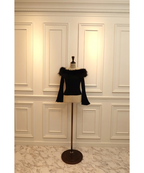 MISTREASS(ミストレアス)の「Fur Off Shoulder Knit Top(ニット/セーター・レディース・オフホワイト/ブラック・FREE)」の12枚目の写真