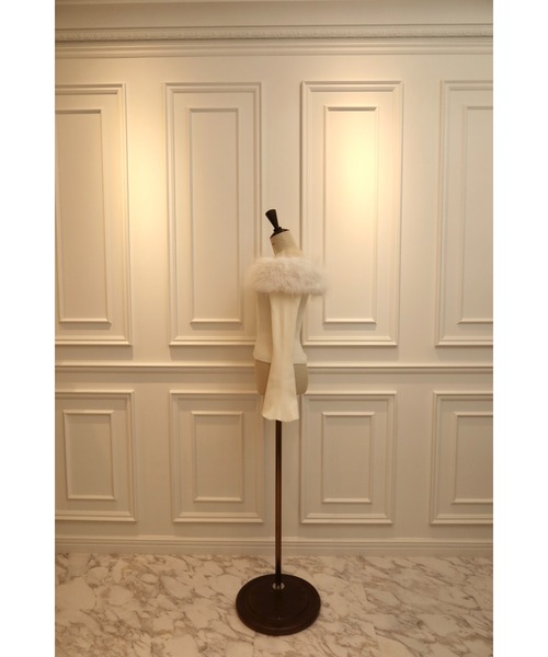 MISTREASS(ミストレアス)の「Fur Off Shoulder Knit Top(ニット/セーター・レディース・オフホワイト/ブラック・FREE)」の10枚目の写真