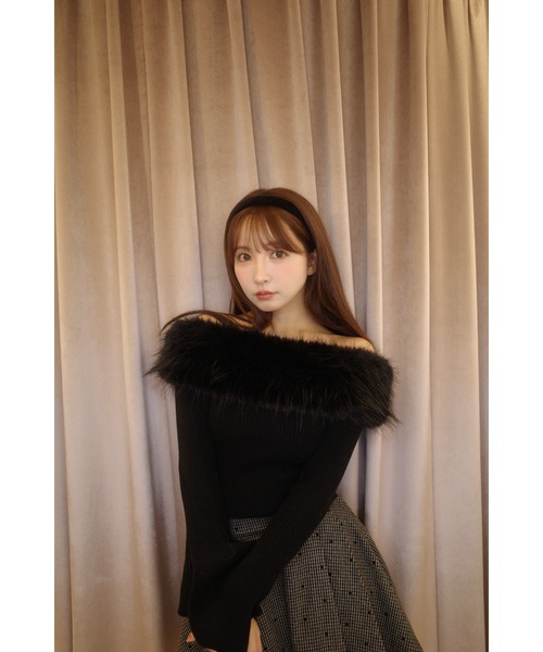 MISTREASS(ミストレアス)の「Fur Off Shoulder Knit Top(ニット/セーター・レディース・オフホワイト/ブラック・FREE)」の7枚目の写真