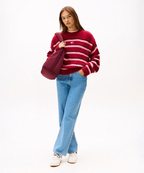 ハイライズスリムストレートエンブロイダリージーンズ（デニムパンツ