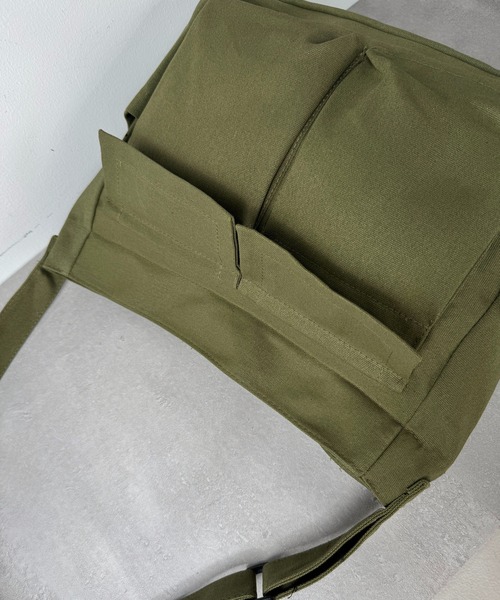 CALIFORNIA OUTFITTERS(カリフォルニア アウトフィッターズ)の「11D67-MZ マルチポケット キャンバス ショルダーバッグ(ショルダーバッグ・メンズ・オリーブ/ブラック/ホワイト・ONESIZE)」の8枚目の写真