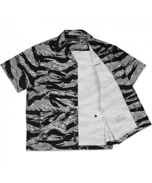 DIAFVINE(ディアフバイン)の「DV.LOT 685 Multi Pocket Shirt -Tiger Stripe Camo Grey-(シャツ/ブラウス・メンズ・その他・XX-LARGE/LARGE/X-LARGE)」の2枚目の写真