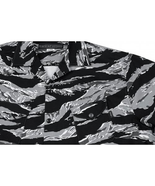 DIAFVINE(ディアフバイン)の「DV.LOT 685 Multi Pocket Shirt -Tiger Stripe Camo Grey-(シャツ/ブラウス・メンズ・その他・XX-LARGE/LARGE/X-LARGE)」の4枚目の写真