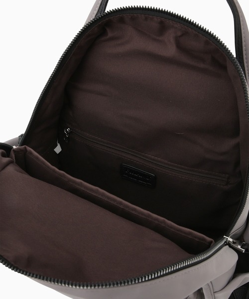 LAZY SUSAN（レイジースーザン）の「リュックフィラノハッスイナイロンＡ４０３２１６（バックパック/リュック・レディース・ブラック/グレー・FREE）」の9枚目の写真