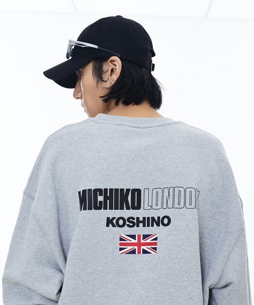 MICHIKO LONDON(ミチコ ロンドン)の「シグネチャーバックロゴスウェットグレー_ユニセックス(スウェット・レディース・その他・LARGE/SMALL)」の1枚目の写真